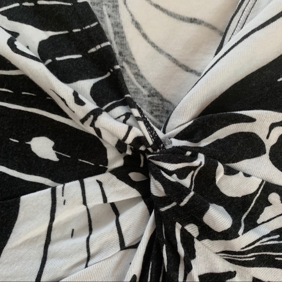 Express Sexy Basic Tee Size Large - Picture 3 of 8